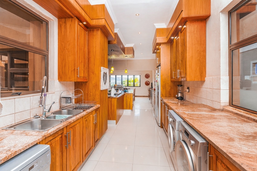 3 Bedroom Property for Sale in Caribbean Beach Club North West